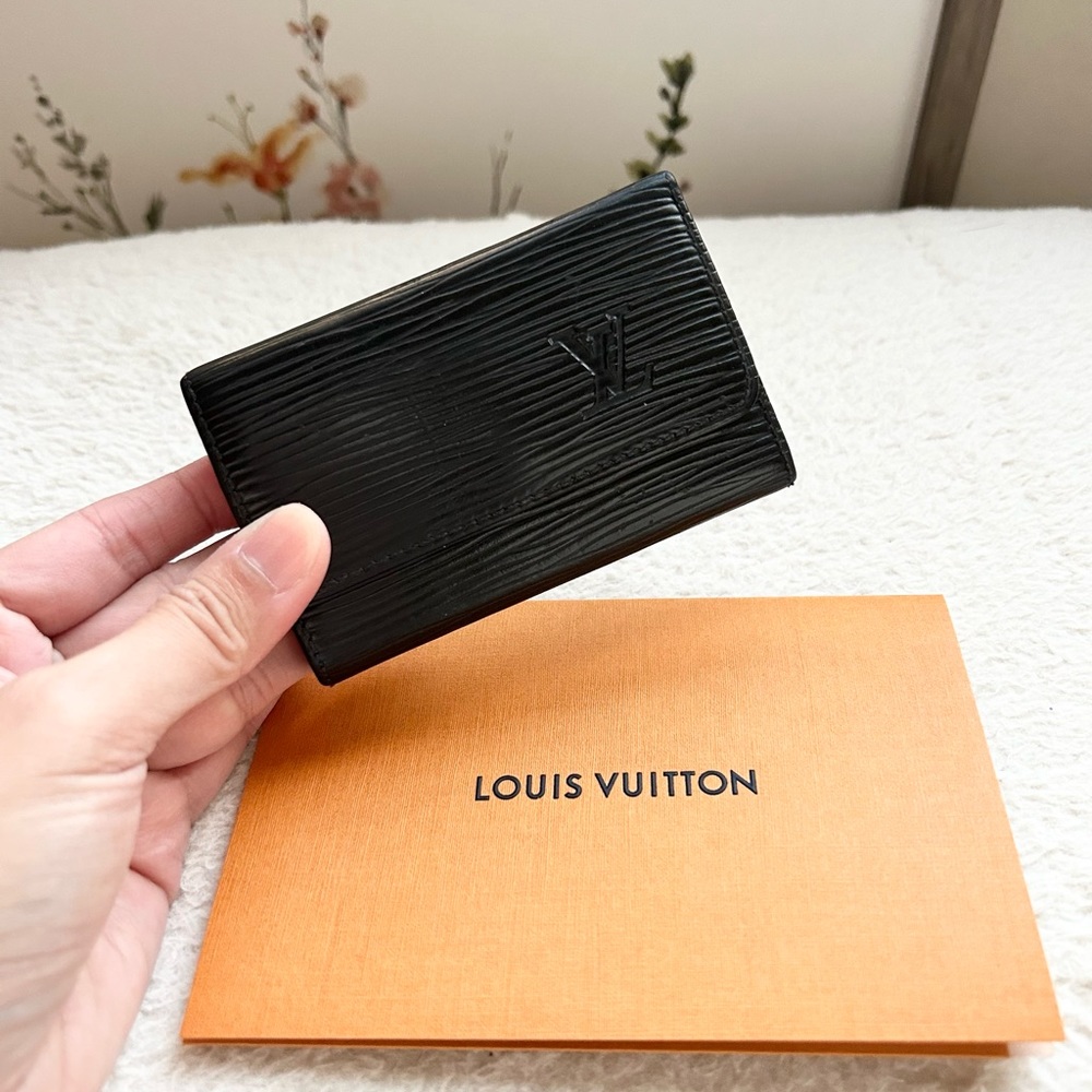 Excellent LV Epi leather 4 key holder